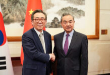 한·중 외교장관회담…“한일중 정상회의 성공 개최 협력”