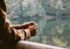 마음 챙기기, 일상에서 시작하는 정신건강 자가 돌봄법 tilt-shift photography of person in brown jacket